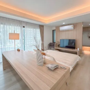 Junior Suite (the Cove)