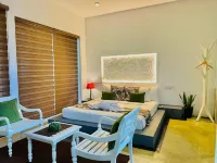 8 Plus Motels