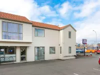 Deans Bush Motel Hotels near Riccarton
