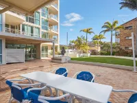 Maldives Resort Main Beach, Gold Coast