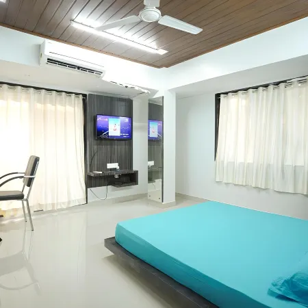 Sparks Fly Serviced apartments Vashi
