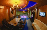 Nautilus Hotel - 2-Star