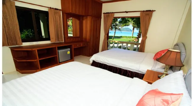 บังกะโลพร้อมวิวสระน้ำติดชายหาด