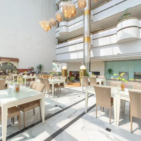 Lux Tychi Hotel
