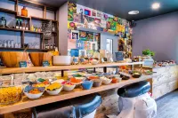 TinyTwice Hotel Wiesbaden - servizio colazione