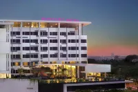 Mercure Serpong Alam Sutera - parking