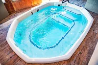 Red Stone Inn - Hot Tub
