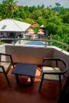 Lavendish Beach Resort - piscina