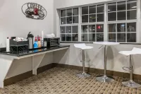 Microtel Inn & Suites by Wyndham Scott Lafayette - parking