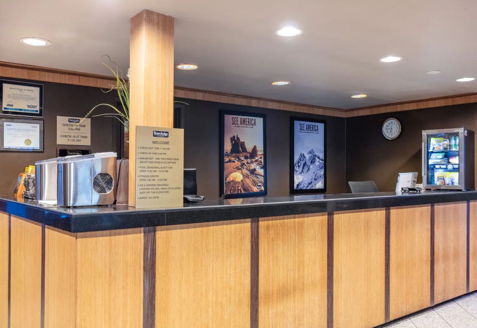 햄프턴 인 조식 공간