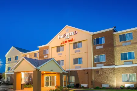 Fairfield Inn & Suites Chicago Tinley Park Отели рядом с достопримечательностью «Заказник Баттерфилд Крик Хедуотерс Ленд энд Уотер»