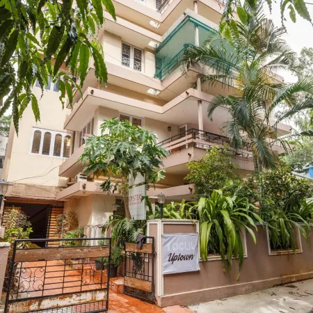 Locul Uptown - Near Bangalore Palace Grounds Отели рядом с достопримечательностью «Торговый центр Mantri Square»