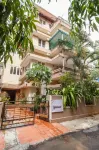 Locul Uptown - Near Bangalore Palace Grounds Hotel di 