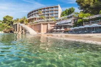 Hôtel le Bailli de Suffren - Beach