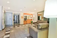 Appart'Hôtel Lauréades Clermont-Ferrand Centre Jaude Hotel a Durtol