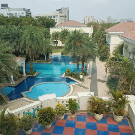 The Palms Town & Country Club - Resort