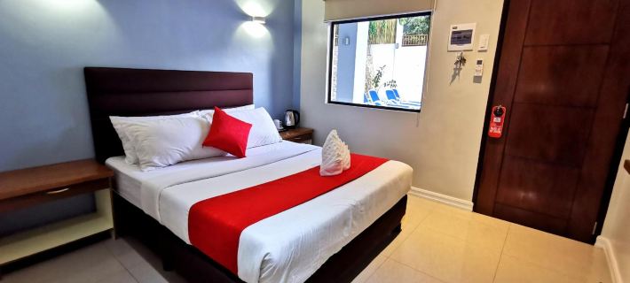 Charms Hotel Hotels in Coron
