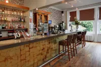 Burn Hall Hotel - bar