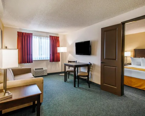 Quality Inn & Suites Hotels in Springfield