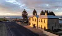 The Customs House Port MacDonnell Hotels in Port MacDonnell