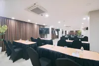 Horison Suite & Residences Iswara Bekasi Hotel a Rawalumbu