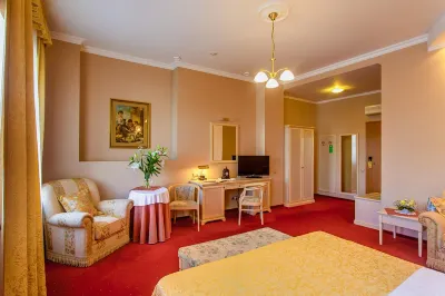 Business-Hotel Kupecheski Hotels near Chasovnya Paraskevy Pyatnitsy