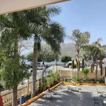 The Fateh Hotel by le Pension Stays