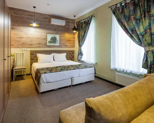 Esenin Hotel โรงแรมในมูรอม