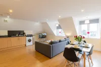 2 Bedroom Penthouse, Clockhouse, Hoddessdon - Wifi