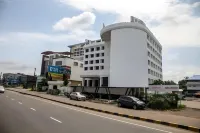 더 위트 포트 트리푸니투라 호텔