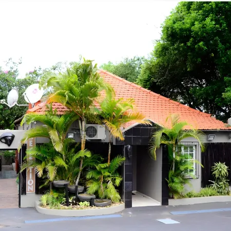 Laletsa Lodge Bed & Breakfast