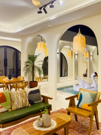 Casa Del La Luna by Nginapsini Отели рядом с достопримечательностью «Kampung Rimba Camp»