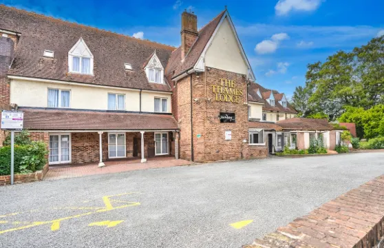 倫敦聖安尼斯坦尼思泰晤士河畔星期日酒店-希思羅T5