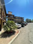 Palms Inn & Suites - parking