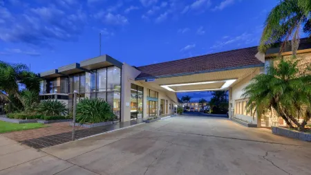 Swan Hill Resort