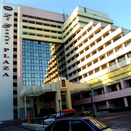 Le Grande Plaza Hotel