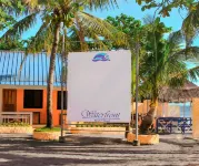 The Waterfront Beach Resort - بار