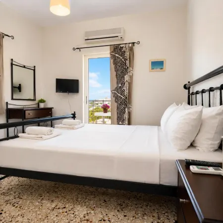 Koukounari Rooms