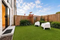 Misty Meadows Manor - Your Urban Oasis - 빌라