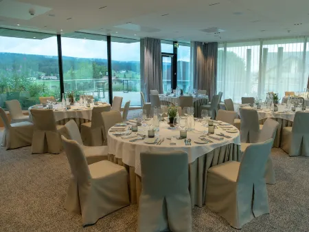 Hôtel des Horlogers Отели в г. Ле Шени