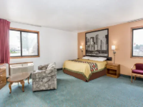 Super 8 by Wyndham Bourbonnais/Kankakee Area Hotels in Bradley