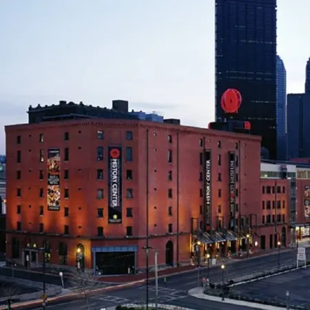 Courtyard by Marriott Pittsburgh West Homestead/Waterfront Отели рядом с достопримечательностью «Сквиррел Хилл»