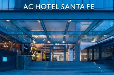 آه سي هوتل باي ماريوت سانتا في فنادق في 