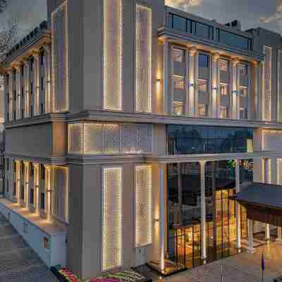 Ramada Encore by Wyndham Rajbagh Srinagar Hotel Exterior