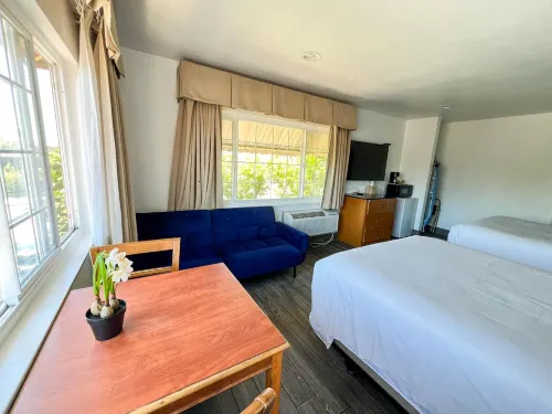 Town and Country Inn