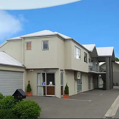 Riccarton Motor Lodge Hotels near Ilam
