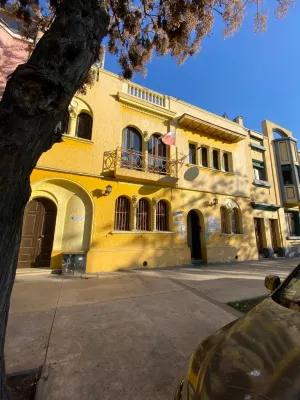 Hostal El Raco Hotels near مطار أرتورو ميرينو بينيتيز الدولي