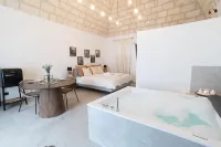 Vicoloterzo Suite - Hot Tub