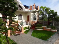 The Executive Villa Inn & Suites