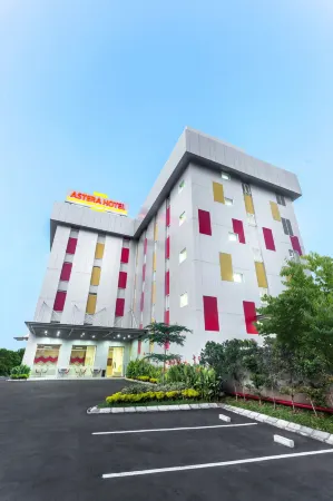 Astera Hotel Bintaro Отели в г. Cипутат